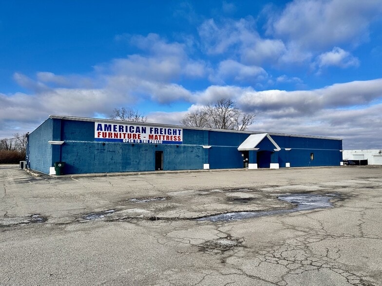 4201 N Old In-3, Muncie, IN for sale - Building Photo - Image 2 of 24