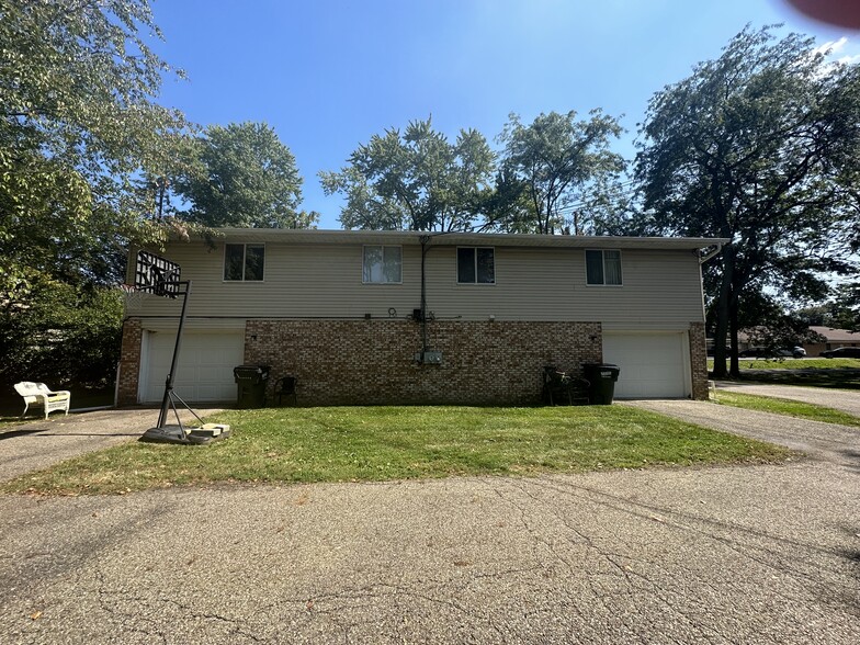 Twin Oakes 12 Unit Multi-Family Sale portfolio of 5 properties for sale on LoopNet.com - Building Photo - Image 3 of 8