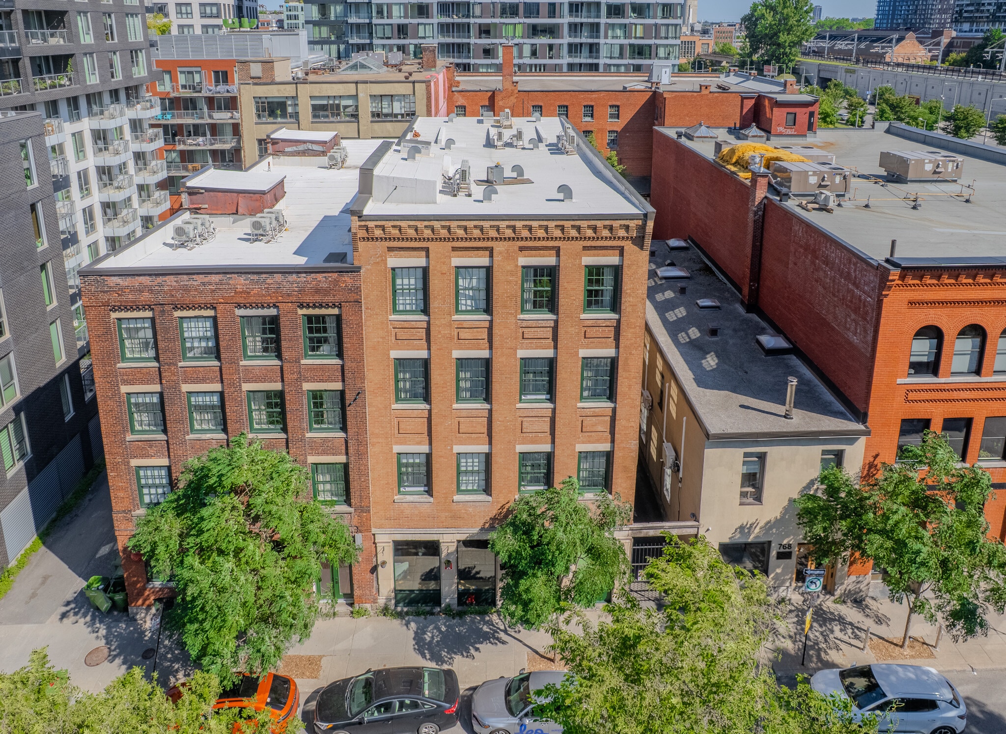 754-762 Rue Saint-Paul O, Montréal, QC for sale Building Photo- Image 1 of 21