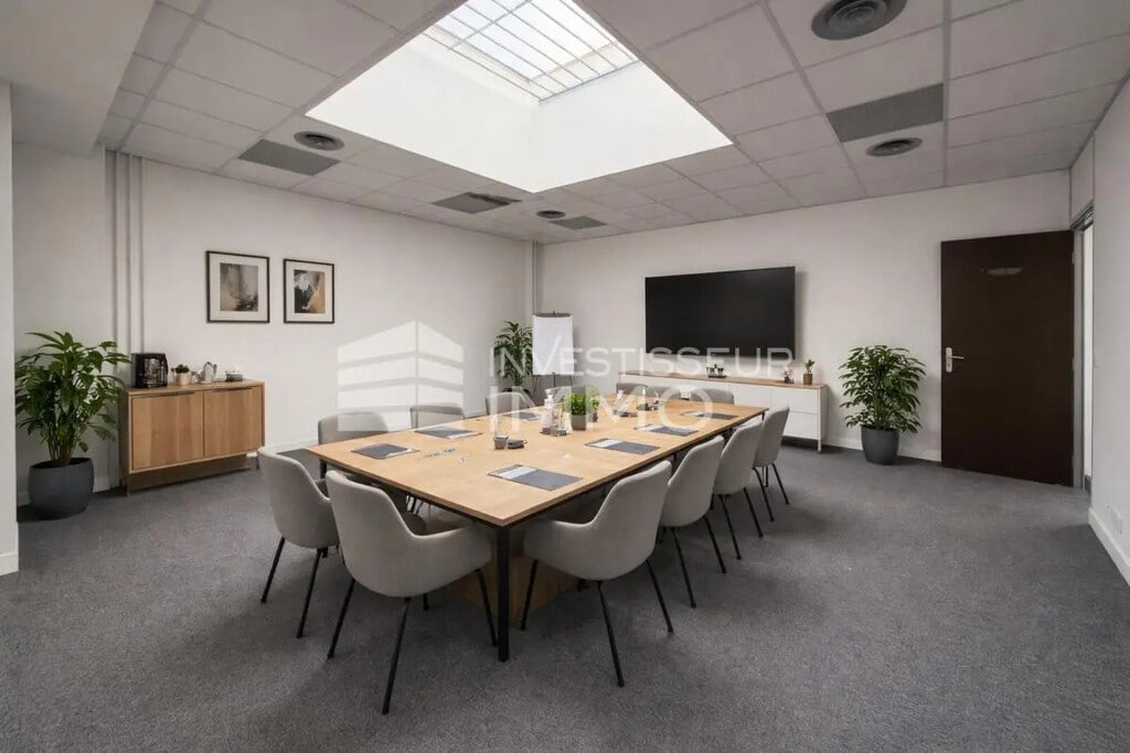 Location Bureaux 257 m² - Photo 1