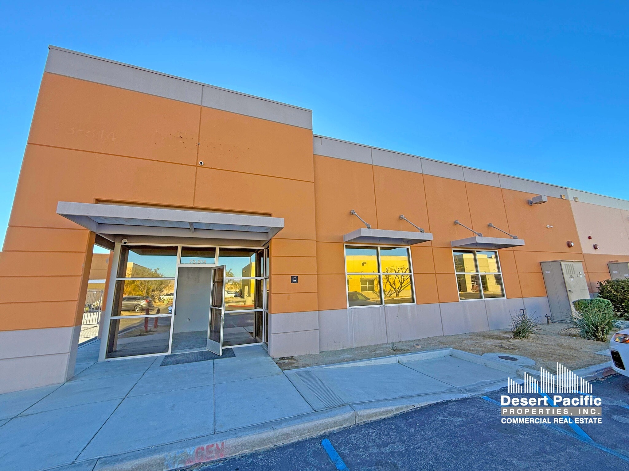 73814 Dinah Shore Dr, Palm Desert, CA for lease Interior Photo- Image 1 of 3