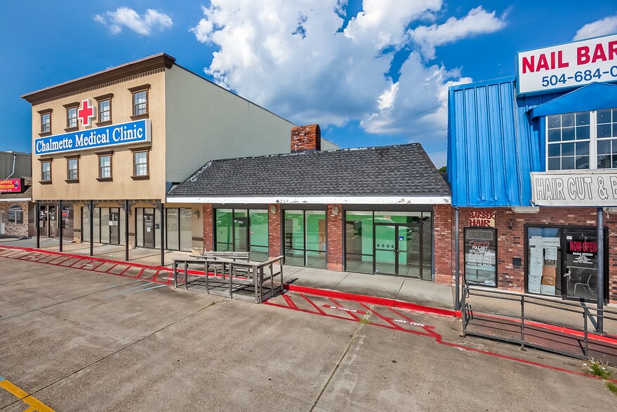 9069 W Judge Perez Dr, Chalmette, LA for sale - Building Photo - Image 1 of 1