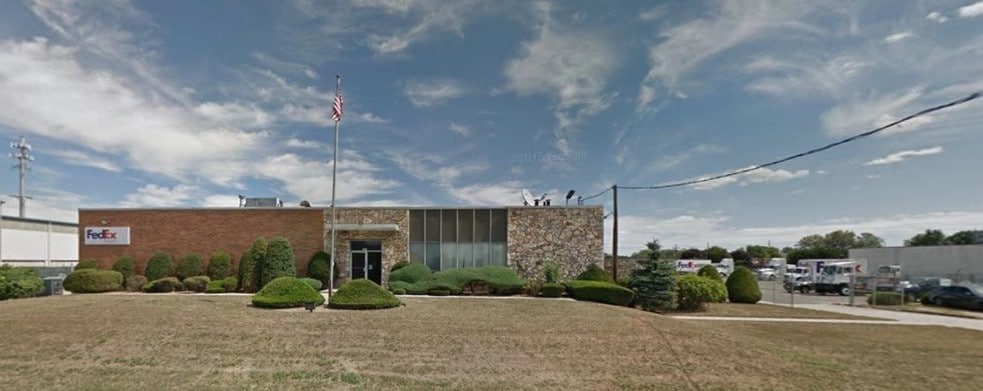 127 Dale St, West Babylon, NY for sale - Building Photo - Image 1 of 1