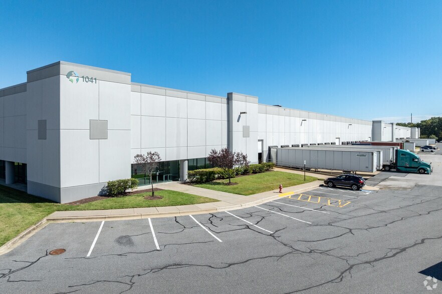 1041 Swan Creek Dr, Baltimore, MD for sale - Primary Photo - Image 1 of 1