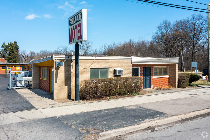 22400 Plymouth Rd, Detroit, MI for sale - Primary Photo - Image 3 of 9