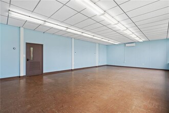 233 Merchant St, Ambridge, PA for lease Interior Photo- Image 2 of 7