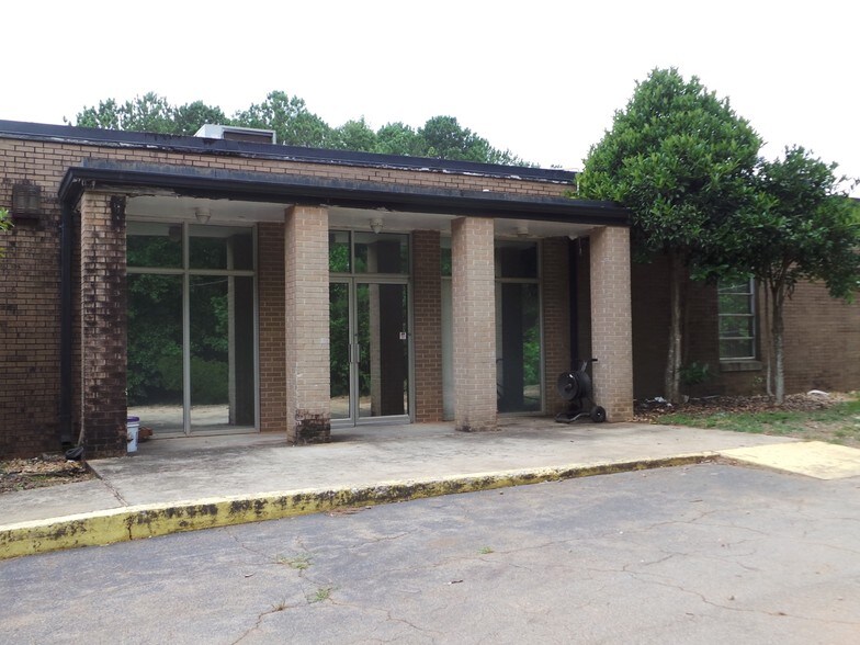 304 Fort Dr, Lagrange, GA for sale - Primary Photo - Image 1 of 1