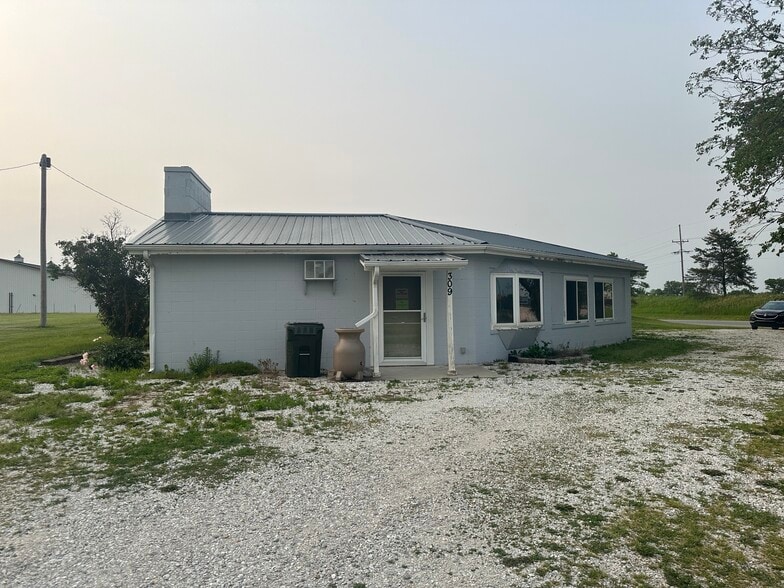 309 E 1st St, Greentop, MO for sale - Building Photo - Image 2 of 4