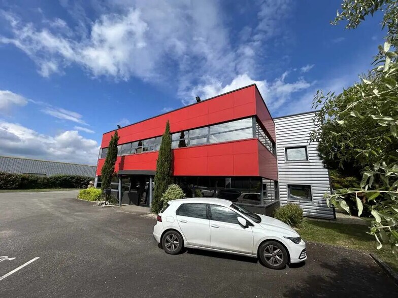 27 Rue Marcel Dassault, Sainte-Luce-sur-Loire for lease - Building Photo - Image 2 of 11