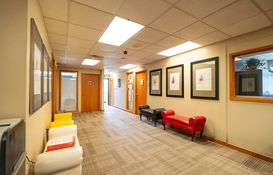 255 Sherbrook St, Winnipeg, MB for lease - Building Photo - Image 2 of 15