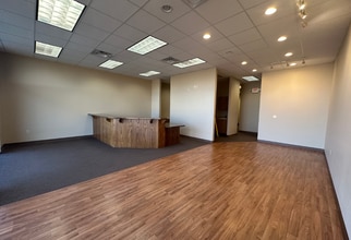 220 S Cliff Ave, Harrisburg, SD for lease Building Photo- Image 2 of 11