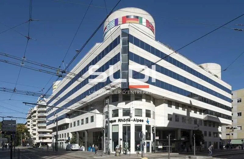 Office in Lyon for sale - Building Photo - Image 1 of 8