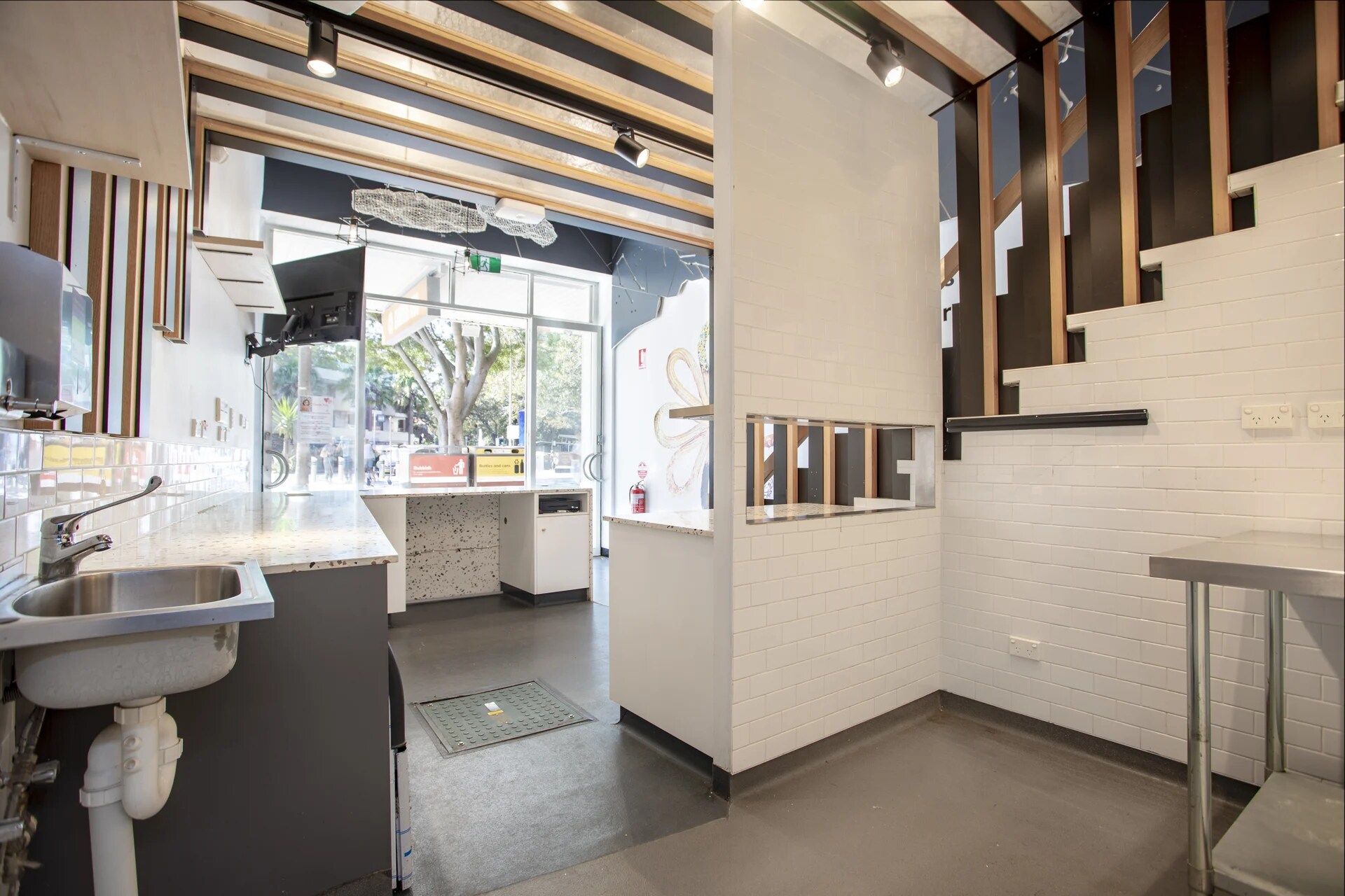 2D The Corso, Manly for lease Interior Photo- Image 1 of 9