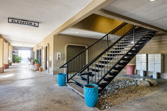 73255 El Paseo, Palm Desert, CA for lease Building Photo- Image 2 of 18