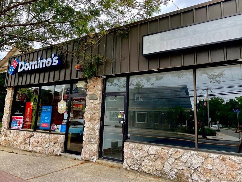 75-77 W Main St, East Islip, NY for lease - Building Photo - Image 2 of 10