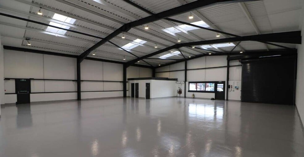 Sandon Industrial Estate, Liverpool for lease - Building Photo - Image 3 of 18