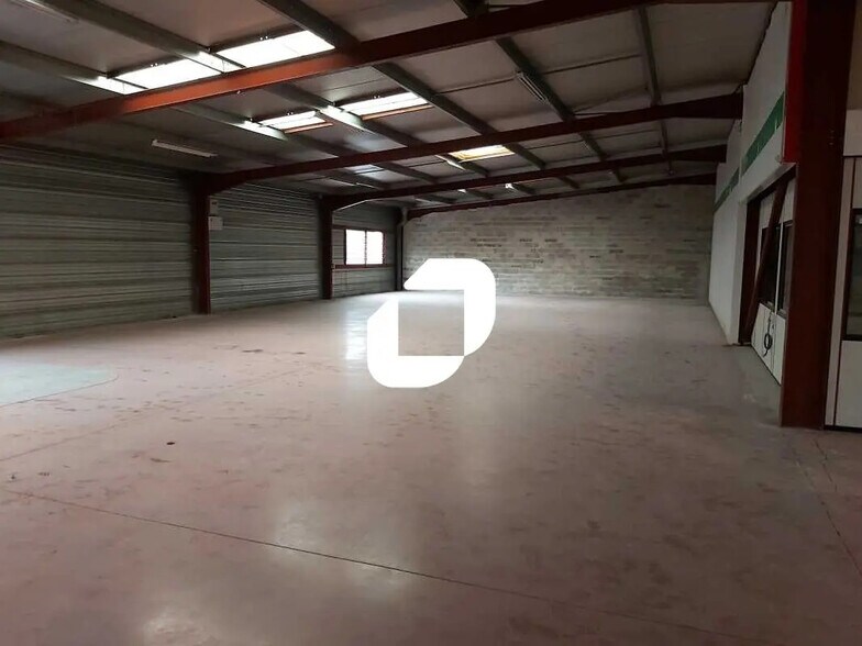 Office in Cestas for lease - Interior Photo - Image 1 of 15