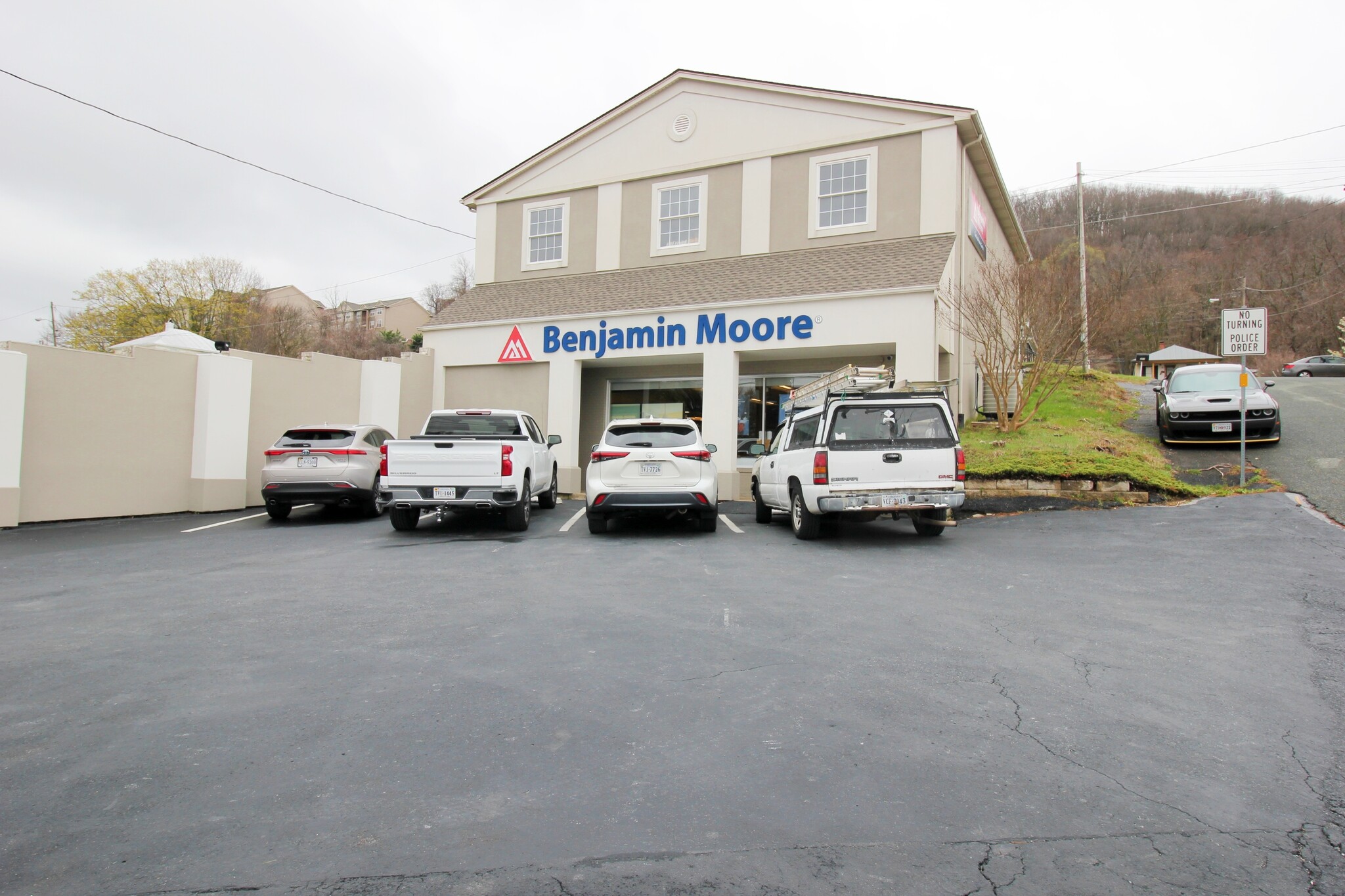 902 Richmond Ave, Staunton, VA for sale Primary Photo- Image 1 of 14