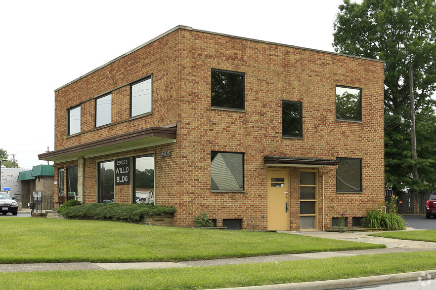 29025 Lake Shore Blvd, Willowick, OH for lease - Building Photo - Image 3 of 6