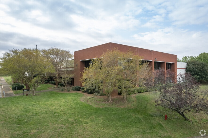 120 Ridgeview Center Dr, Duncan, SC for sale - Primary Photo - Image 1 of 14