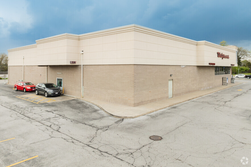 2562 Navarre Ave, Oregon, OH for sale - Building Photo - Image 2 of 6