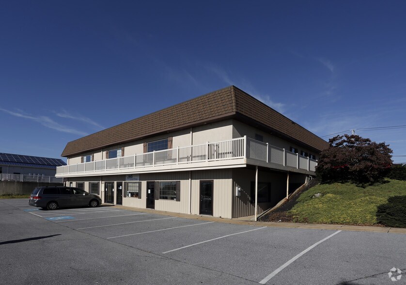 650 E Main St, New Holland, PA for sale - Primary Photo - Image 1 of 1