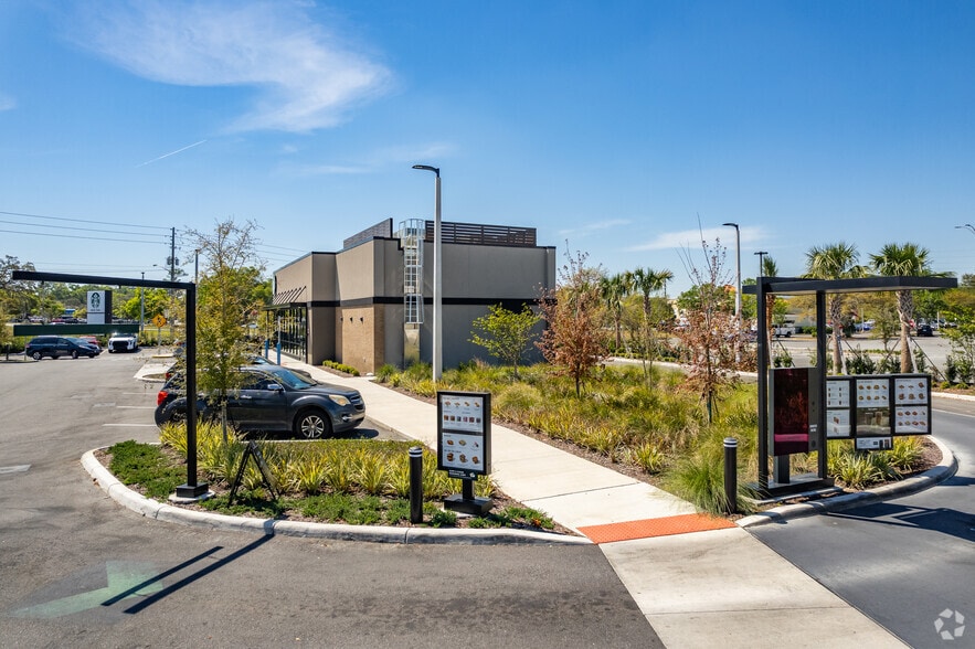 3727 E Silver Springs Blvd, Ocala, FL for sale - Building Photo - Image 2 of 6