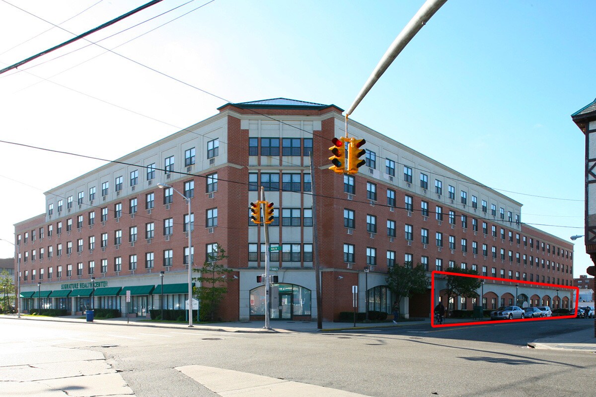 3040 W Columbia St, Hempstead, NY 11550