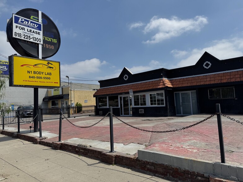 6726 Reseda Blvd, Reseda, CA for sale - Building Photo - Image 1 of 1