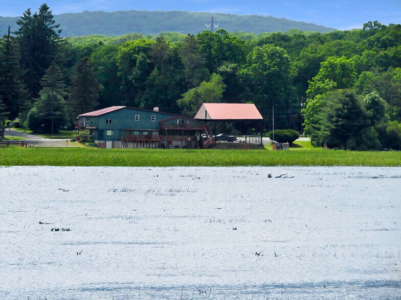 1270 Route 402 Rd, Dingmans Ferry, PA for sale - Primary Photo - Image 1 of 1