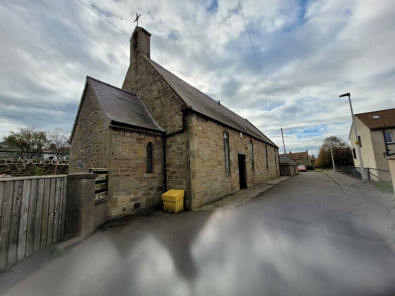 48 Main St, Pathhead for sale - Primary Photo - Image 1 of 1