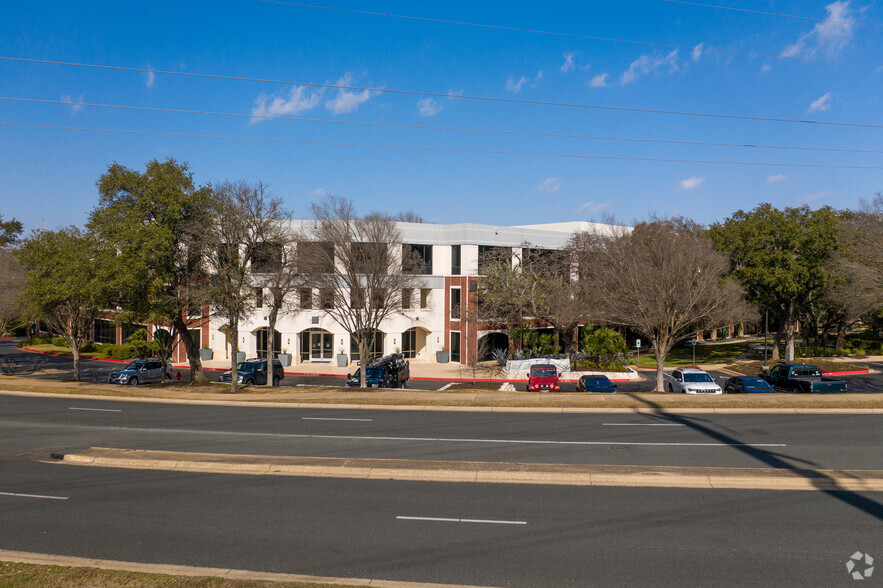 10431 Morado Cir, Austin, TX for lease - Primary Photo - Image 1 of 8