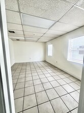 8000 NW 31st St, Miami, FL for lease Interior Photo- Image 2 of 6