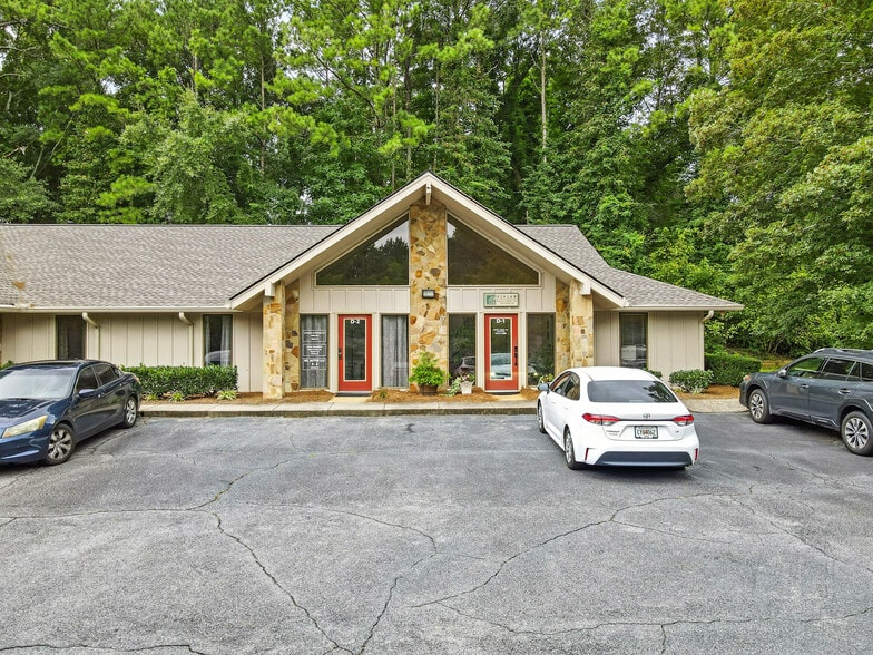 11285 Elkins Rd, Roswell, GA for sale - Building Photo - Image 2 of 33
