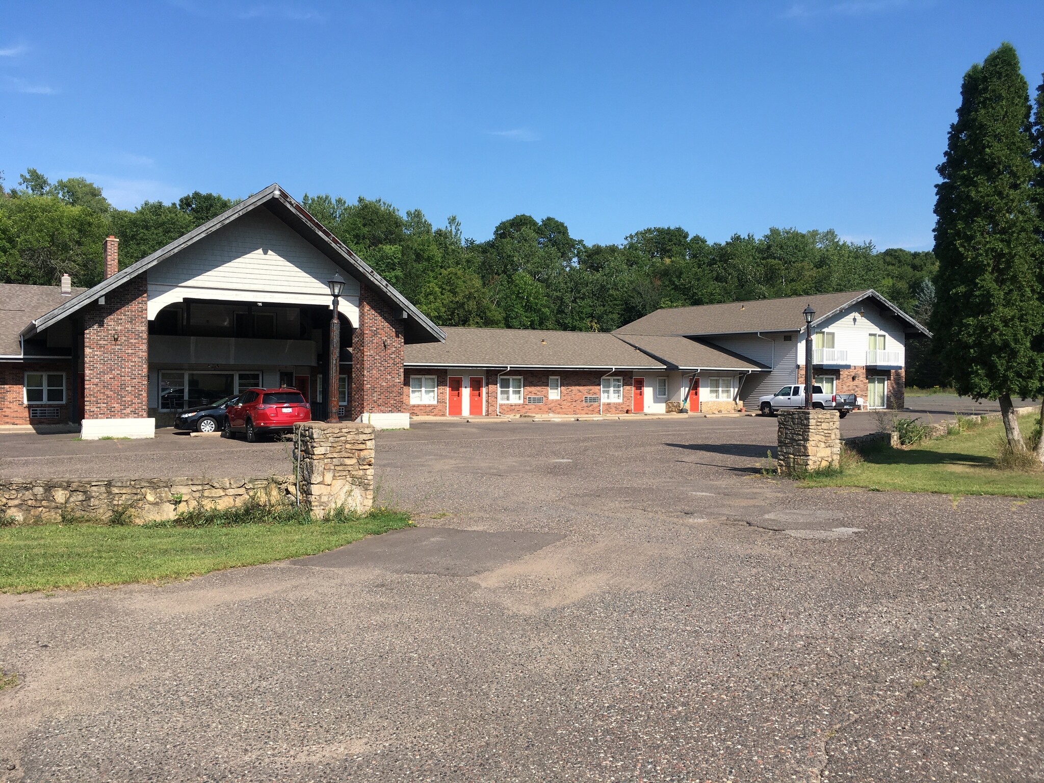 726 S Highway 35, Saint Croix Falls, WI for sale Primary Photo- Image 1 of 1