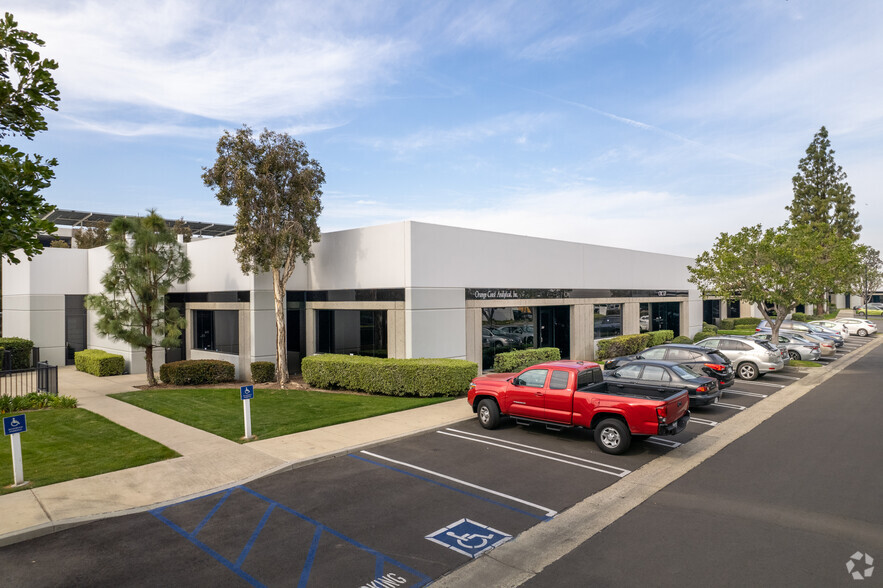 3002 Dow Ave, Tustin, CA for lease - Building Photo - Image 1 of 18