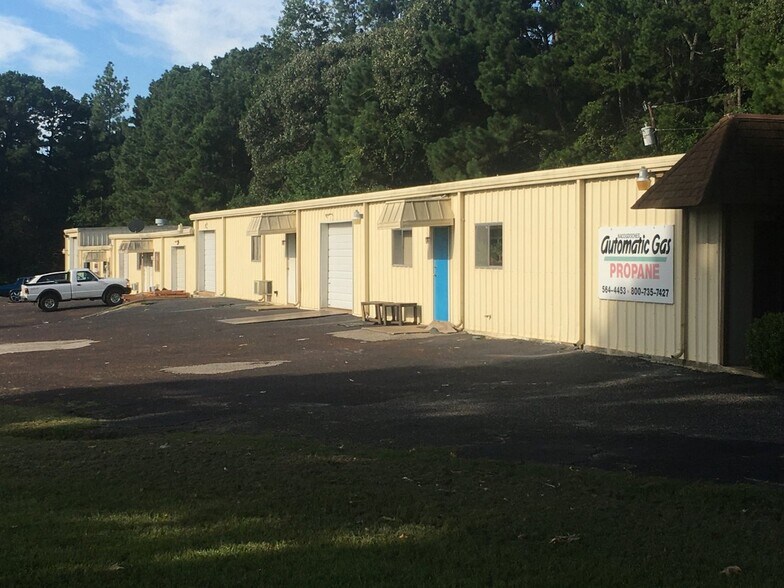 1803 SW Stallings Dr, Nacogdoches, TX for sale - Primary Photo - Image 1 of 1