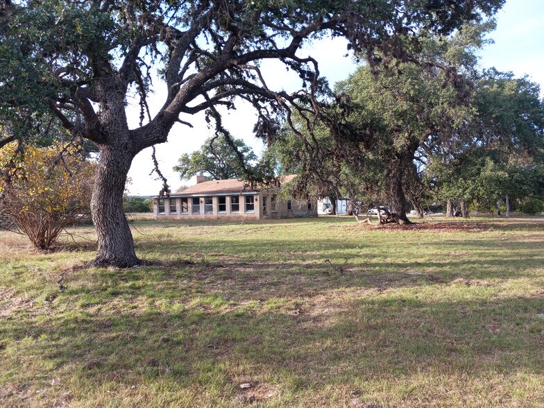 1034 FM 3351, Kendalia, TX 78027