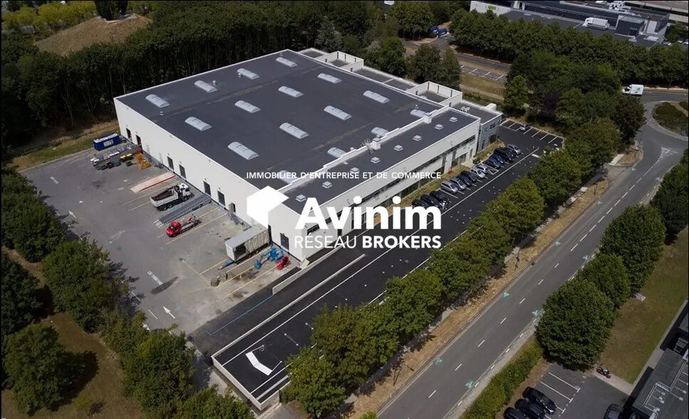 Office in Tremblay-en-France for lease - Aerial - Image 2 of 21
