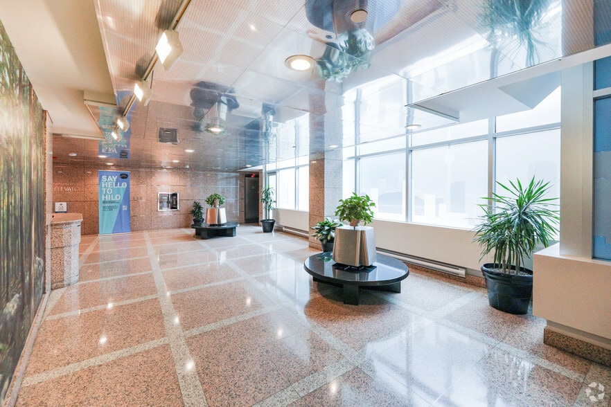 2345 Yonge St, Toronto, ON for lease - Lobby - Image 3 of 5