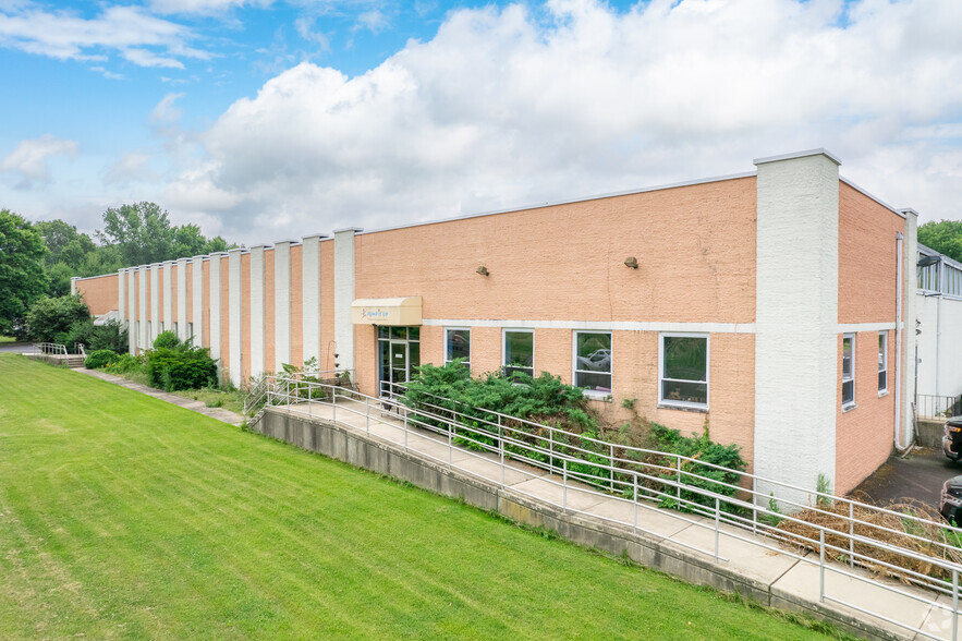 94 County Line Rd, Colmar, PA for lease - Primary Photo - Image 1 of 12