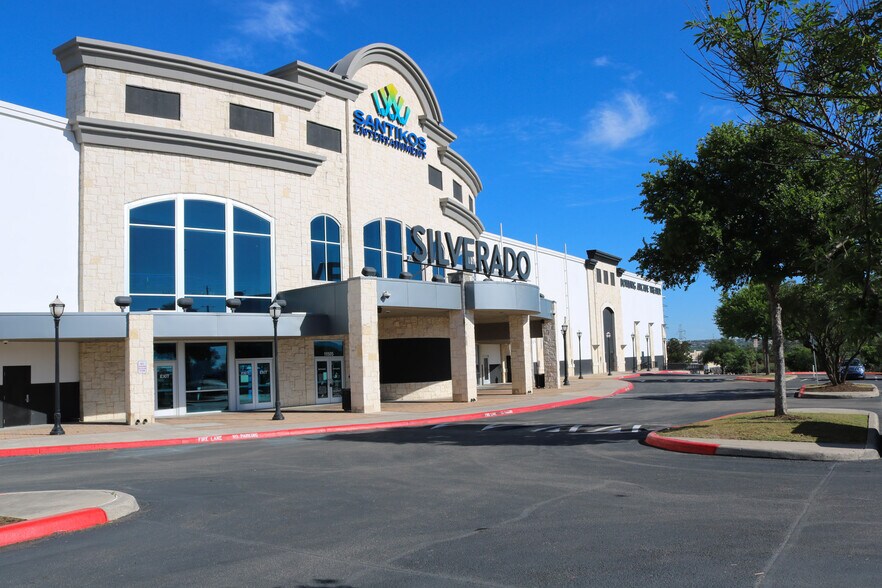 11851 Bandera Rd, Helotes, TX for lease - Building Photo - Image 2 of 7