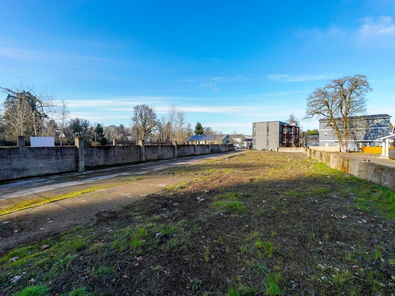 3950 Bartholomew Pl, Salem, OR for sale - Building Photo - Image 3 of 15