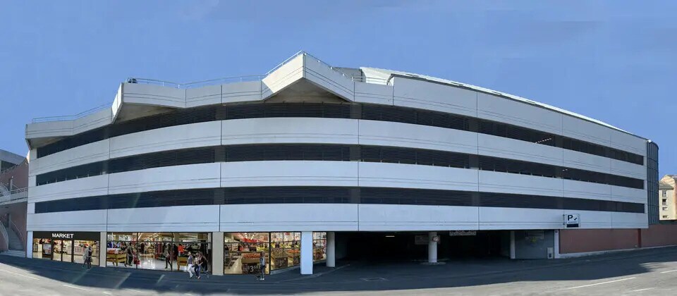 Retail in Fécamp for lease - Building Photo - Image 2 of 4