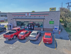 555 Mockingbird ln, Dallas, TX for lease Interior Photo- Image 1 of 4