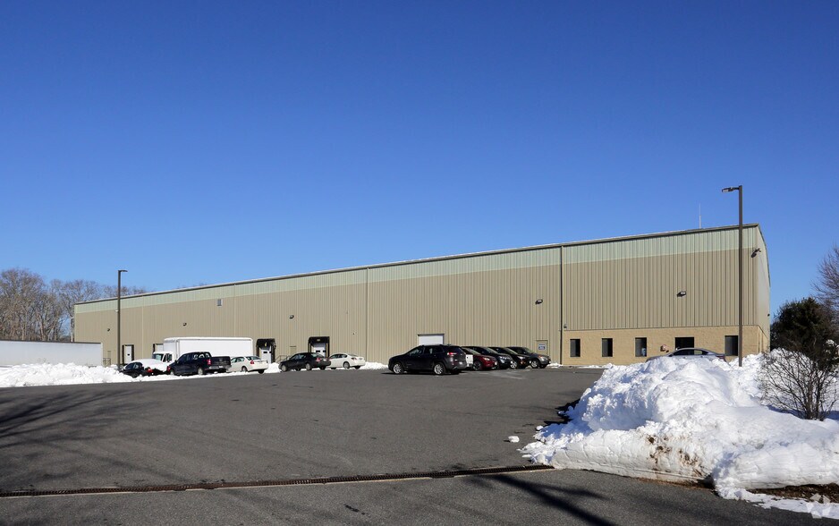 434 Elm St, Bridgewater, MA for sale - Building Photo - Image 1 of 1