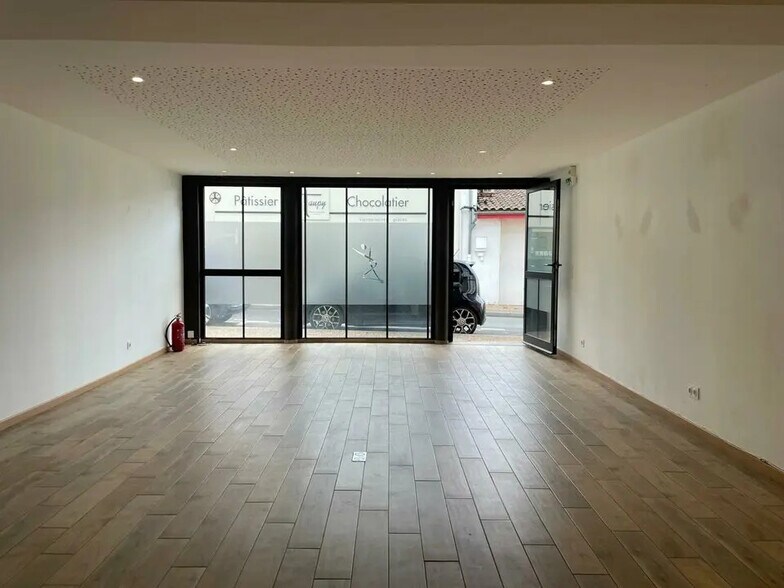 Retail in Le Bouscat for sale - Building Photo - Image 2 of 9