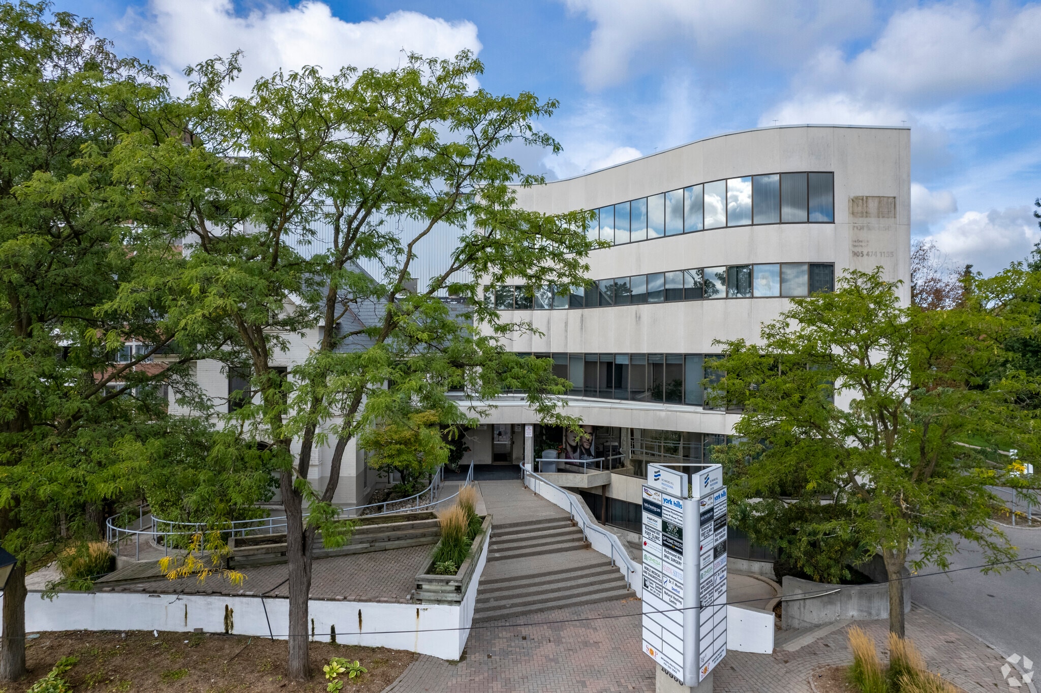 10350 Yonge St, Richmond Hill, ON for lease Primary Photo- Image 1 of 6