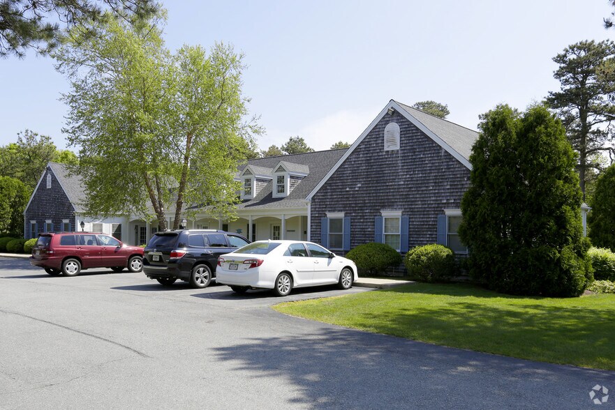 335 Cotuit Rd, Sandwich, MA 02563