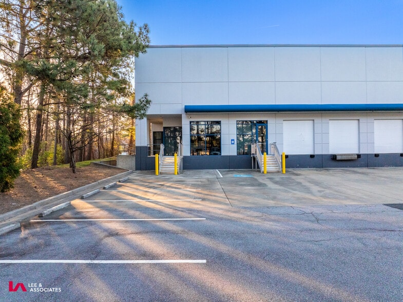 1300 Northbrook Pky, Suwanee, GA for lease - Building Photo - Image 3 of 7